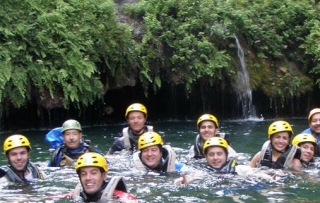 Grupo en barranquismo